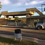 Resort de Luxo em Caldas Novas com Ingressos com Valor Exclusivo Nos Clubes WaterPark, Lagoa Termas e Náutico Praia Clube